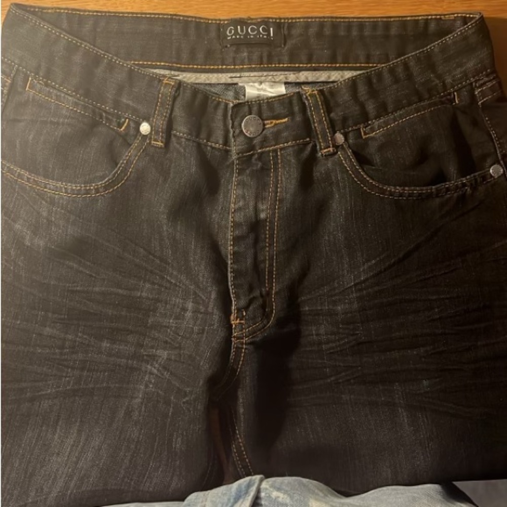 Gucci size 32 jeans monogram back pocket